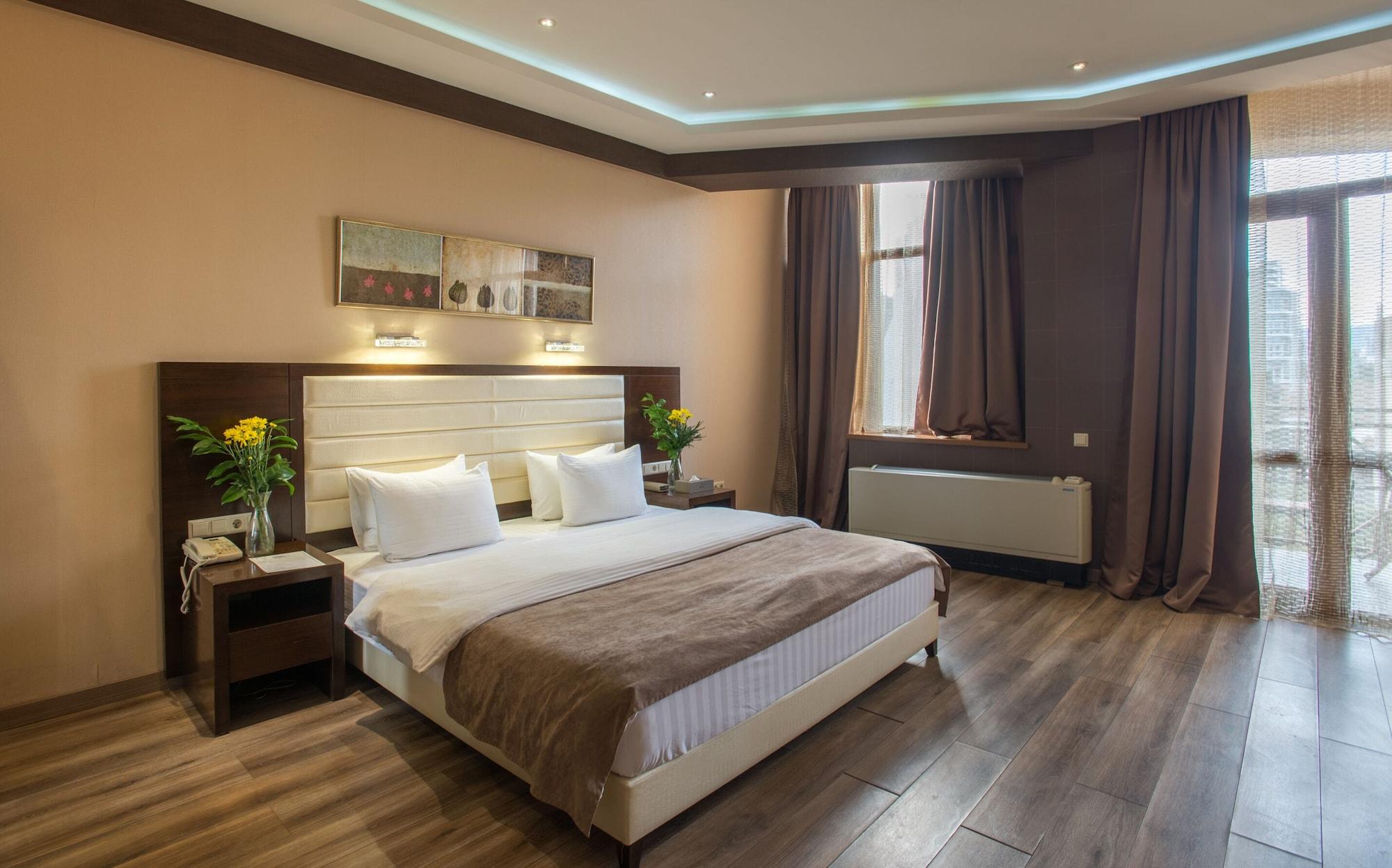 Hotel Orion Тбилиси Екстериор снимка